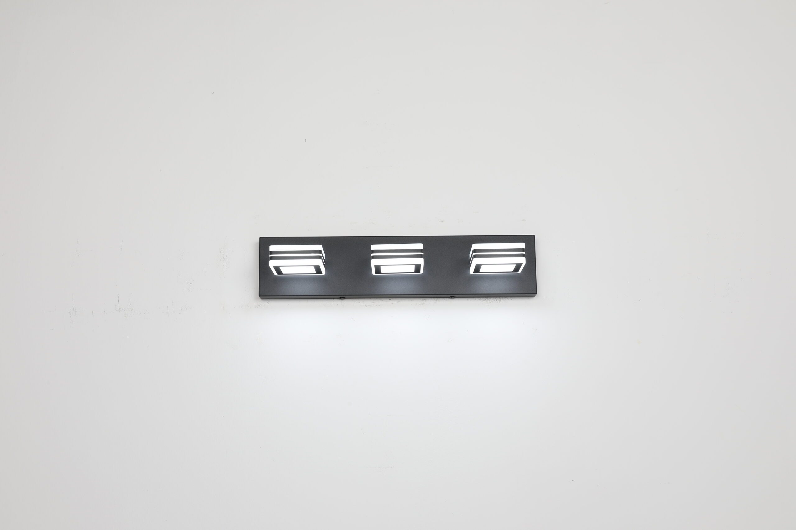 vanity-light-3 head